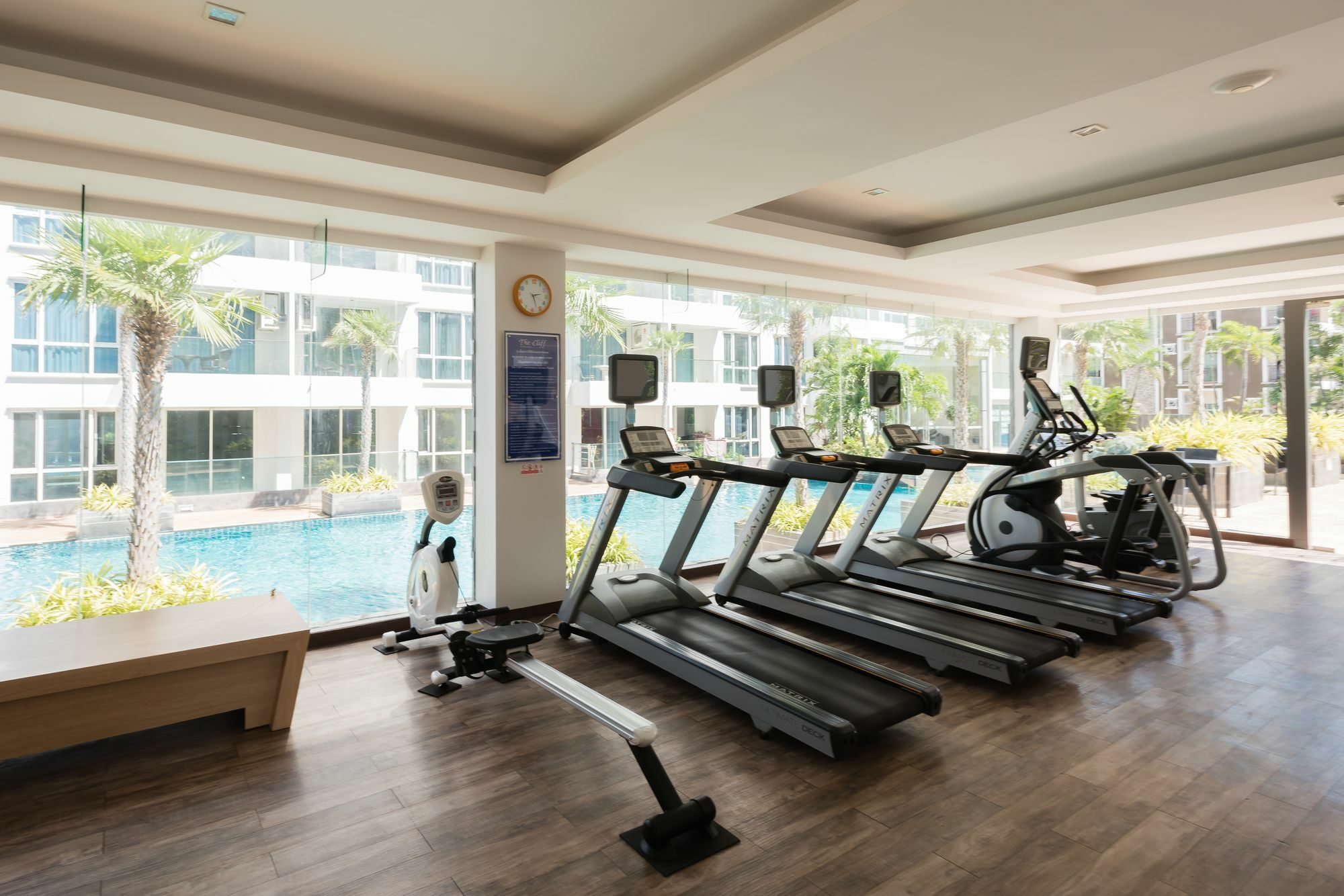 The Cliff Condominium Pattaya Eksteriør bilde